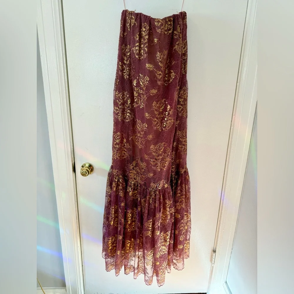 NWT Helsi Cara Strapless Lace Dress in Pink Mauve and Gold. Medium. - Picture 3 of 12